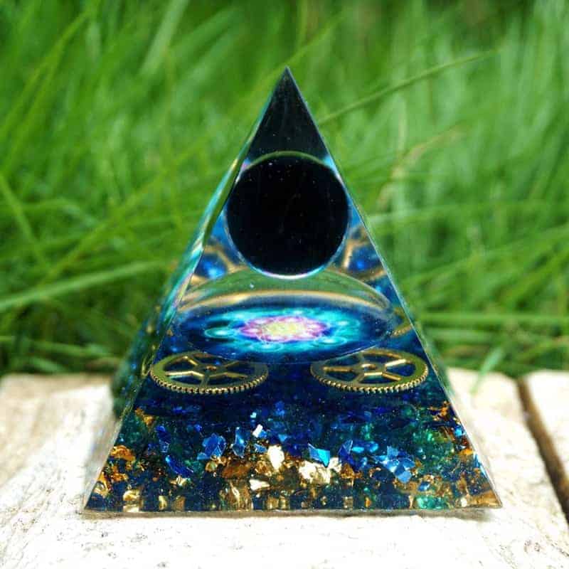 Orgonite Pyramid Sphere Onyx / Metatron