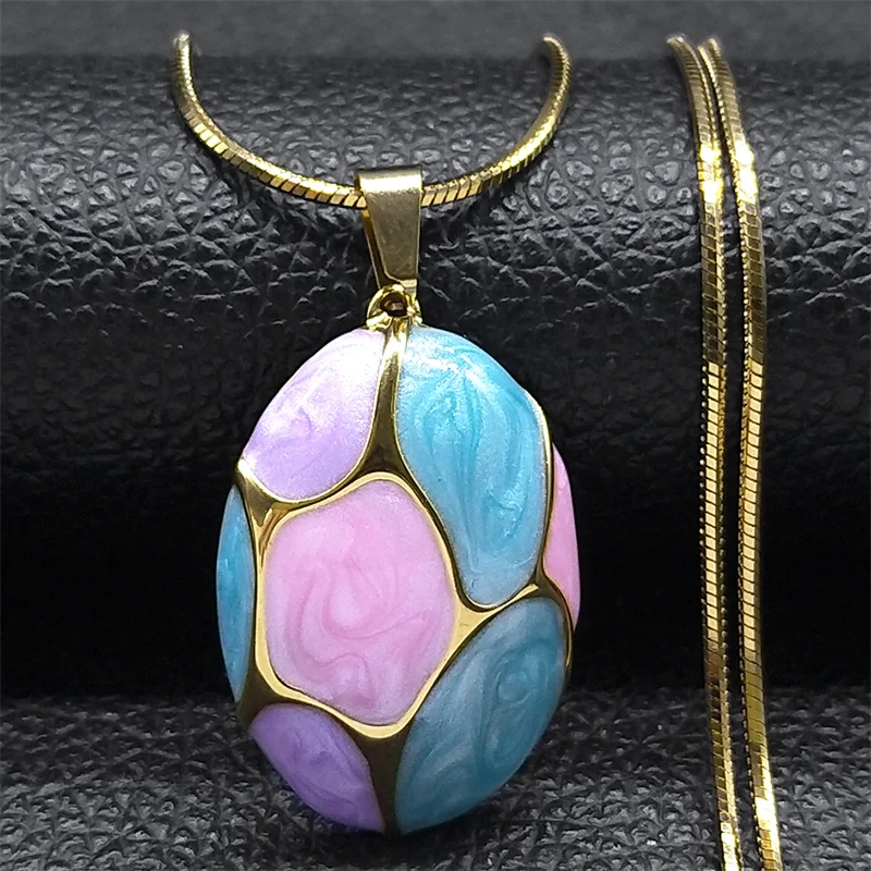 Modern jewel in contrasting enamel 