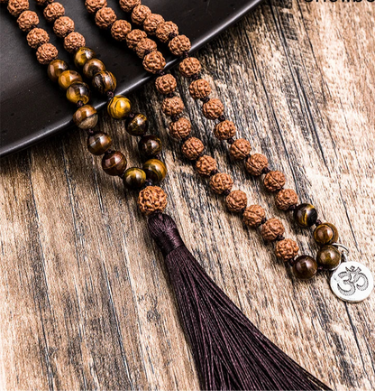 Traditional mala in tiger's eye and Rudraksha 