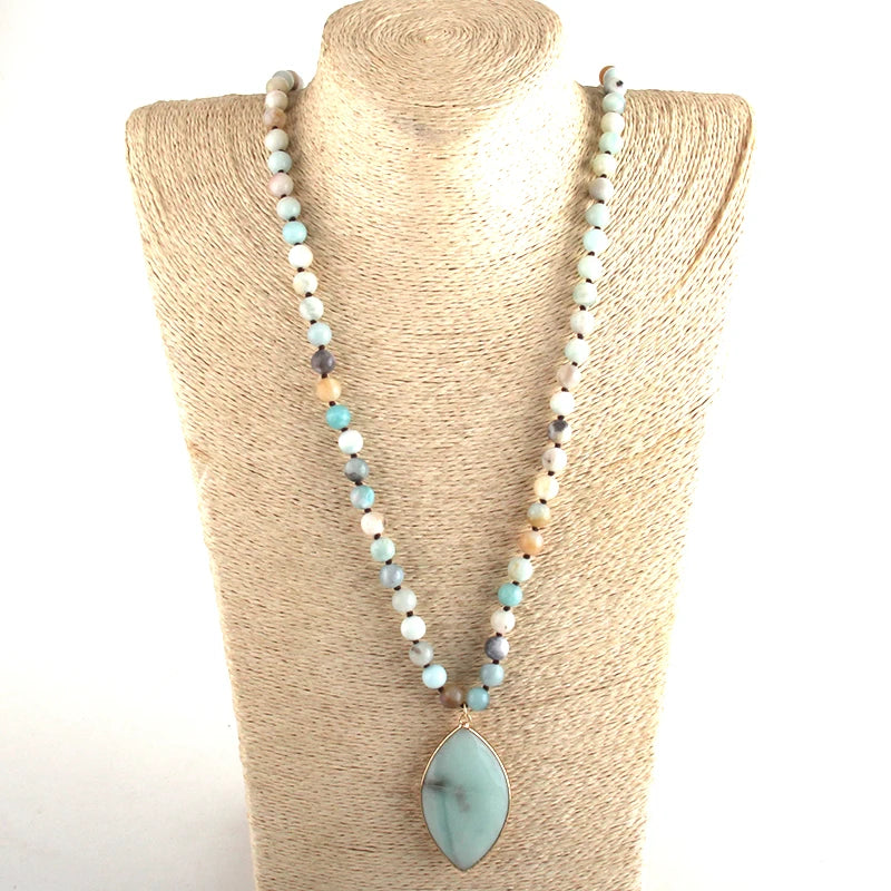 Natural stone beaded necklace 