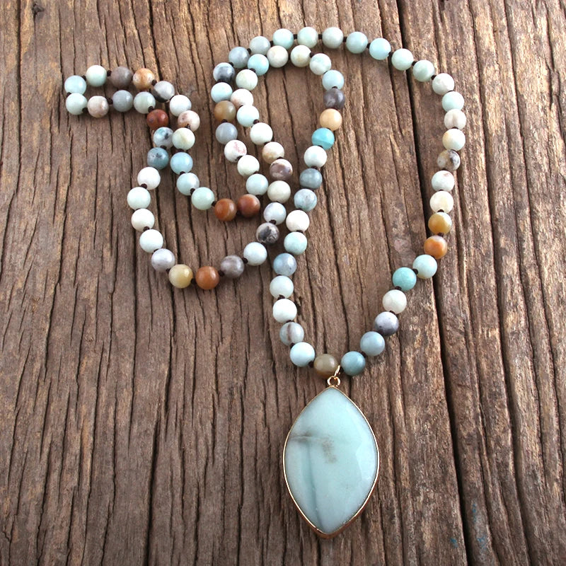 Natural stone beaded necklace 
