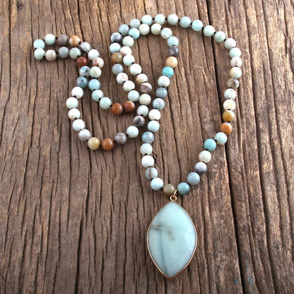 Natural stone beaded necklace 