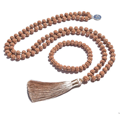 Bracelet and necklace in Rudraksha seeds 