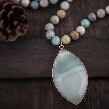 Natural stone beaded necklace 