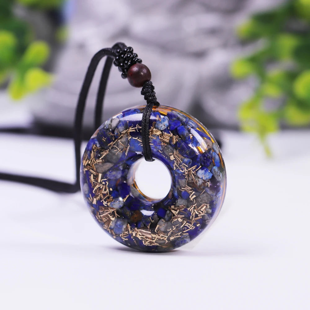 Donut pendant in orgonite and lapis lazuli 
