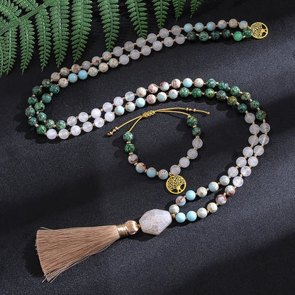 Japanese Mala necklace in white stone and African turquoise 