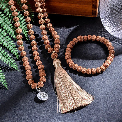 Bracelet and necklace in Rudraksha seeds 