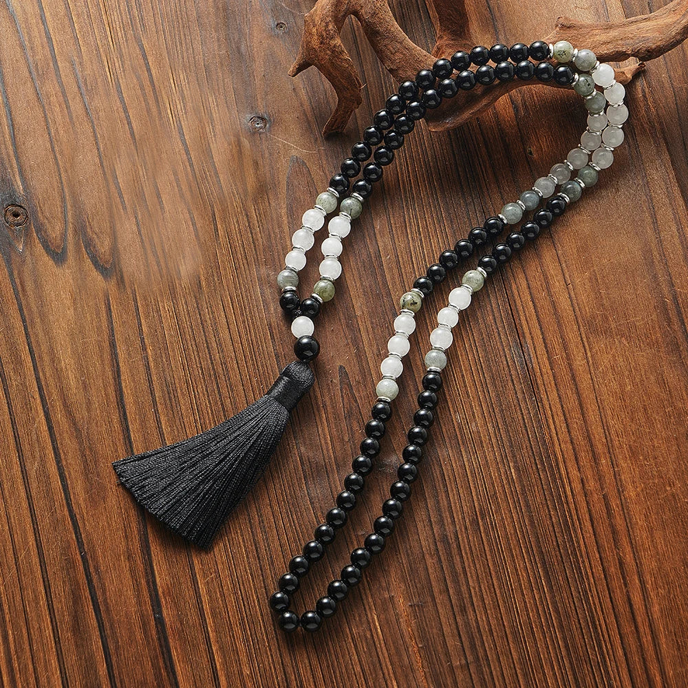 Traditional mala in onyx and labradorite 
