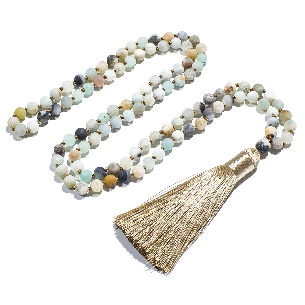 Knotted necklace with amazonite beads 