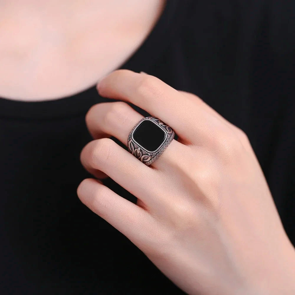 Elegant Black Agate Ring 