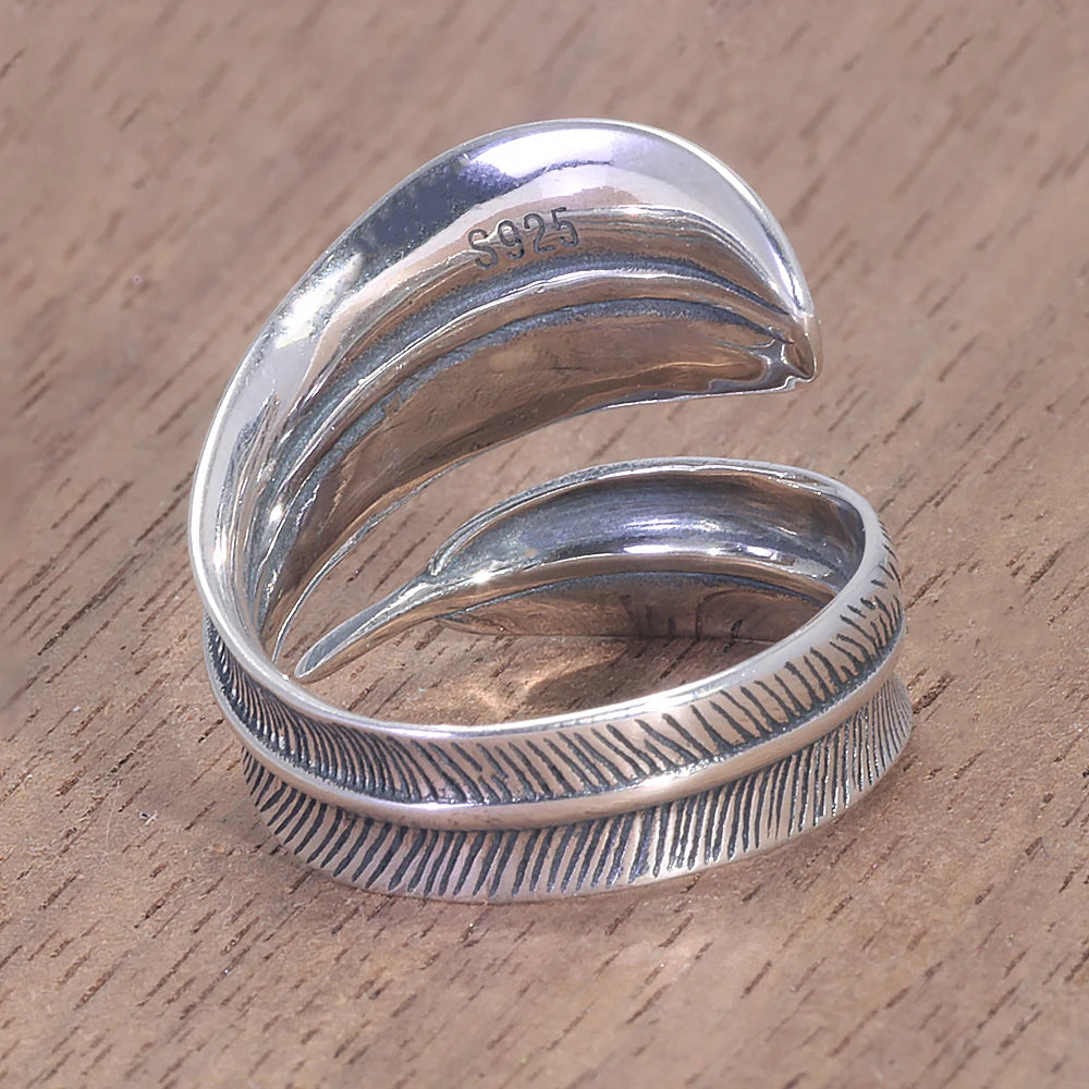 Butterfly ring - elegance and finesse 