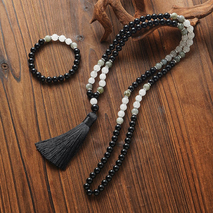 Traditional mala in onyx and labradorite 