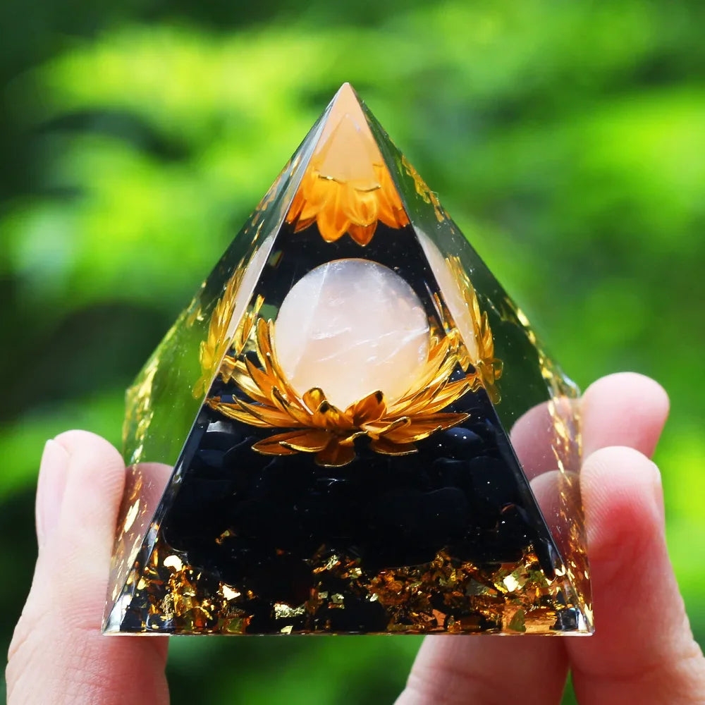 Pyramide Orgonite Pierre de Lune & Onyx