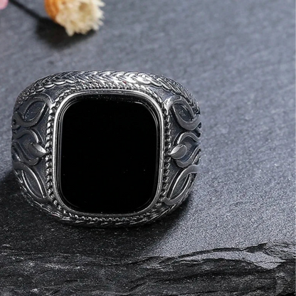 Elegant Black Agate Ring 