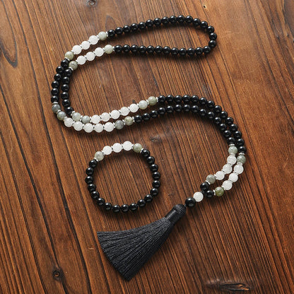 Traditional mala in onyx and labradorite 