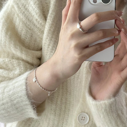 Trendy ring with sparkling moonstone 