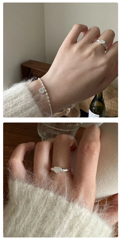 Trendy ring with sparkling moonstone 