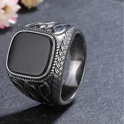 Elegant Black Agate Ring 