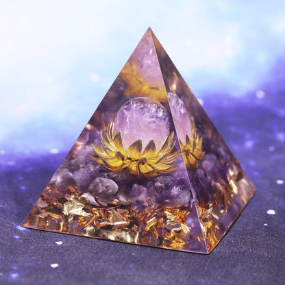 Pyramide Orgonite Sphère Améthyste / Lotus Or